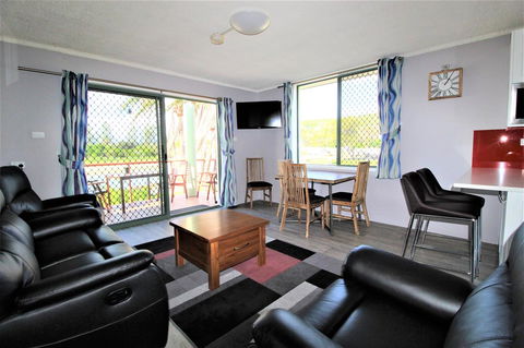 Beachfront 3, 25 Willow Street - Sydney 4u 2