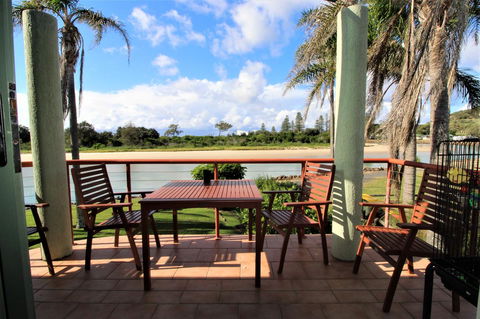 Beachfront 3, 25 Willow Street - Sydney 4u 4