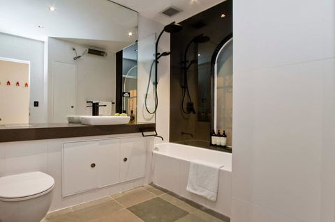 3 Storey Home Close Walk To Fox Studios SCG & City - Sydney 4u 27