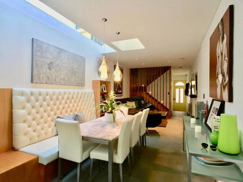 3 Storey Home Close Walk To Fox Studios SCG & City - Sydney 4u 26