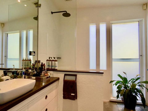 3 Storey Home Close Walk To Fox Studios SCG & City - Sydney 4u 11