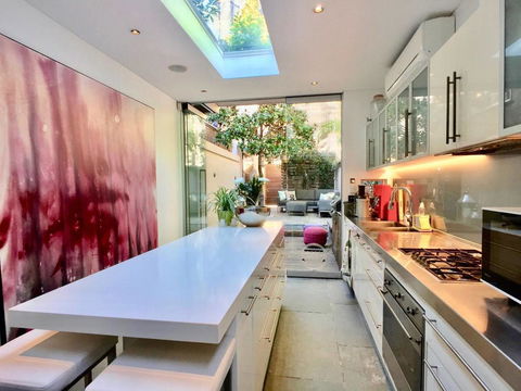3 Storey Home Close Walk To Fox Studios SCG & City - Sydney 4u 14