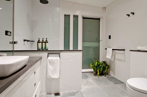 3 Storey Home Close Walk To Fox Studios SCG & City - Sydney 4u 16