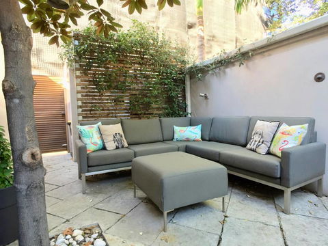3 Storey Home Close Walk To Fox Studios SCG & City - Sydney 4u 4