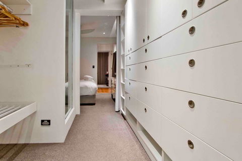 3 Storey Home Close Walk To Fox Studios SCG & City - Sydney 4u 19