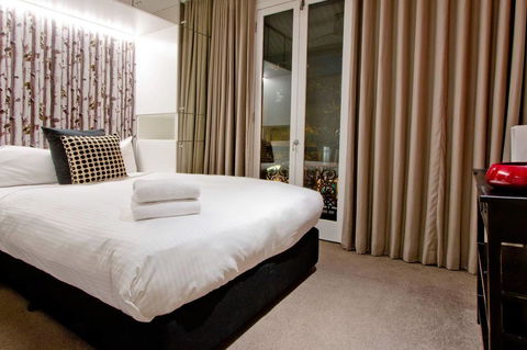 3 Storey Home Close Walk To Fox Studios SCG & City - Sydney 4u 25