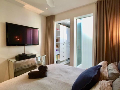3 Storey Home Close Walk To Fox Studios SCG & City - Sydney 4u 17