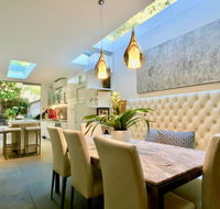 3 Storey Home Close Walk to Fox Studios SCG  City - Sydney 4u