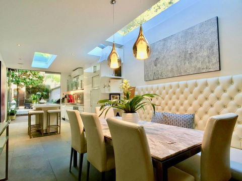 3 Storey Home Close Walk To Fox Studios SCG & City - Sydney 4u 0