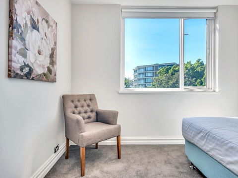 Panoramic Harbour Views And Unbeatable Comfort - Sydney 4u 13