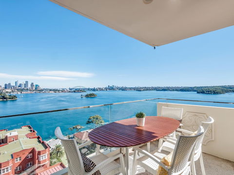 Panoramic Harbour Views And Unbeatable Comfort - Sydney 4u 0
