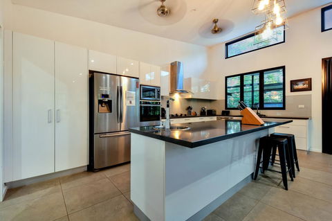 'Tropical Oasis - Darwin NT - Sydney 4u 8