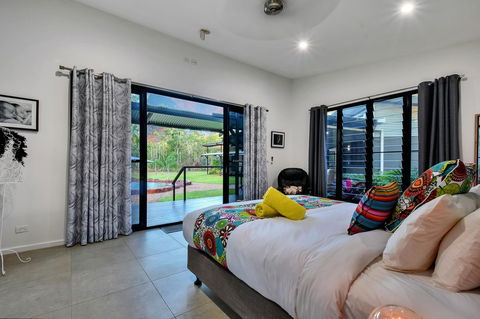 'Tropical Oasis - Darwin NT - Sydney 4u 19