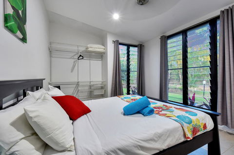 'Tropical Oasis - Darwin NT - Sydney 4u 28