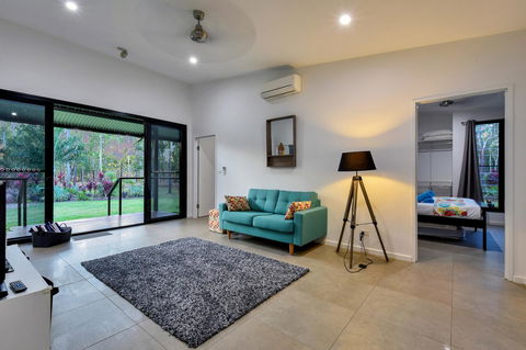 'Tropical Oasis - Darwin NT - Sydney 4u 16
