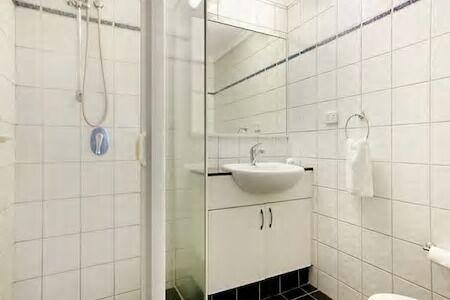 Central Studio, Darwin CBD Northern Territory - Sydney 4u 9