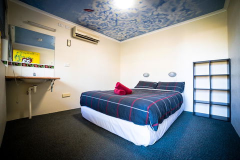 Jump Inn Alice Budget Accommodation - Sydney 4u 9