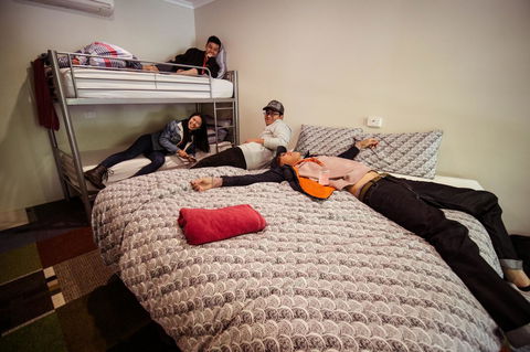 Jump Inn Alice Budget Accommodation - Sydney 4u 38