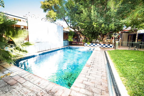Jump Inn Alice Budget Accommodation - Sydney 4u 1