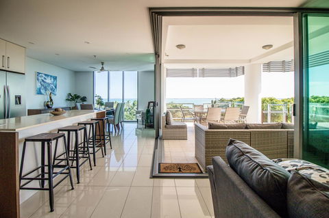 ZEN BY THE WATER - Esplanade Darwin Retreat - Sydney 4u 1