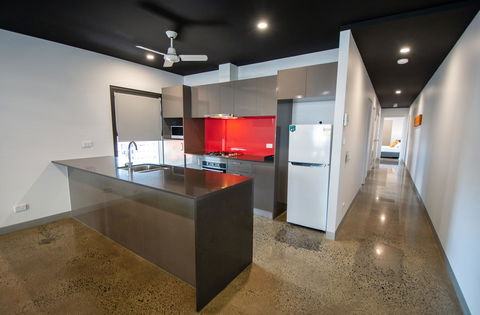 Magnum Serviced Apartments - Sydney 4u 8
