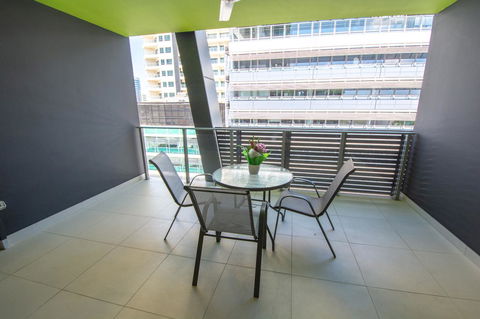 Magnum Serviced Apartments - Sydney 4u 13