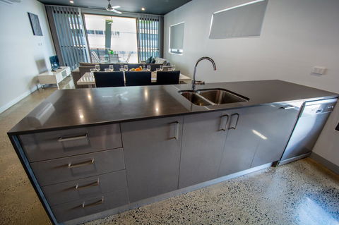 Magnum Serviced Apartments - Sydney 4u 6