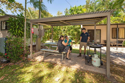 Oasis Tourist Park - Accommodation Sydney 5