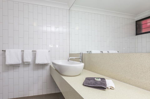 Discovery Resorts - Kings Canyon - Sydney 4u 26