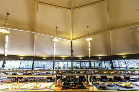 Discovery Resorts - Kings Canyon - Sydney 4u 9