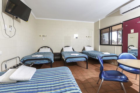 Discovery Resorts - Kings Canyon - Sydney 4u 18