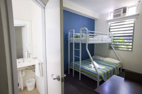 Melaleuca On Mitchell - Darwin YHA - Sydney 4u 9