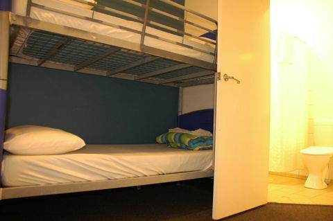 Melaleuca On Mitchell - Darwin YHA - Sydney 4u 38