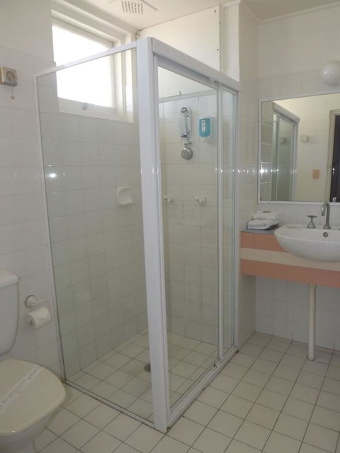 Golden Sands Motor Inn - Sydney 4u 27