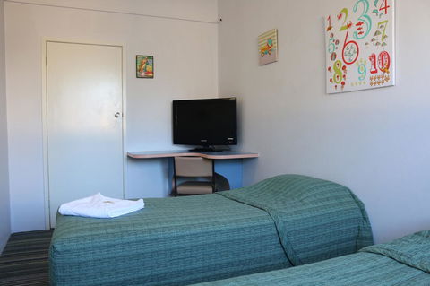 Golden Sands Motor Inn - Sydney 4u 19