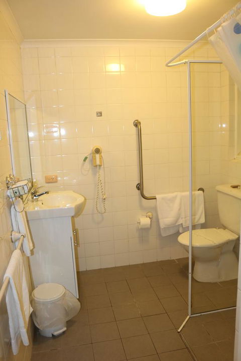 Golden Sands Motor Inn - Sydney 4u 23