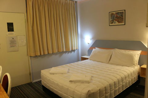 Golden Sands Motor Inn - Sydney 4u 16