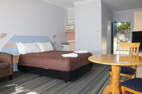 Golden Sands Motor Inn - Sydney 4u 24
