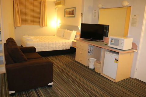 Golden Sands Motor Inn - Sydney 4u 21