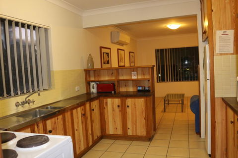 Golden Sands Motor Inn - Sydney 4u 7