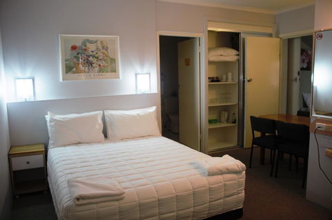Golden Sands Motor Inn - Sydney 4u 1