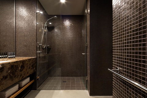 Hotel Realm - Sydney 4u 5