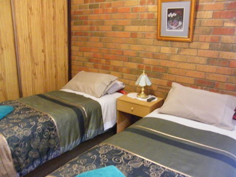 Boomers Guest House Hamilton - Sydney 4u 2
