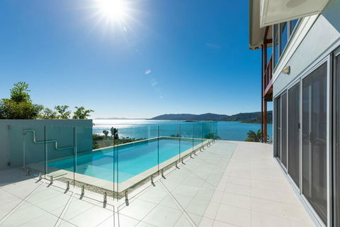 Botanica Breezes Whitsunday - Sydney 4u 1