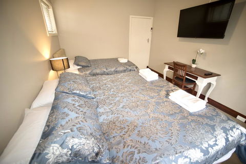 Boucher Manor - Northam. - Sydney 4u 2