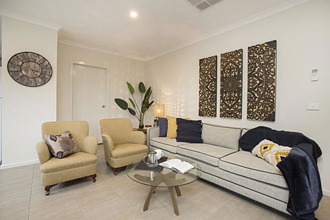 BOUTIQUE STAYS - Gumflower - Accommodation Sydney 3
