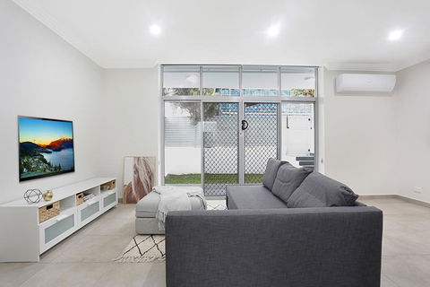 Brand New 2 Bedroom Apartment For 7 People - Sydney Resort 3