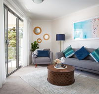 Bright Modern Apartment Steps From Beach and Ferry - Sydney 4u