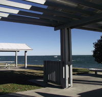 Bring the family dog and the boat to Welsby Pde Bongaree - Sydney 4u