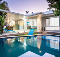 Broadbeach Waters Home With Private Pool - Accommodation Sydney